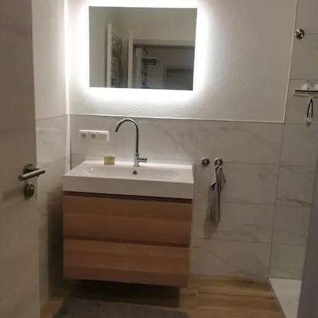 95qm Dachgeschoss Fuer 1 Bis 4 Personen Apartment