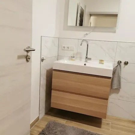 Appartement 95qm Dachgeschoss Fuer 1 Bis 4 Personen *