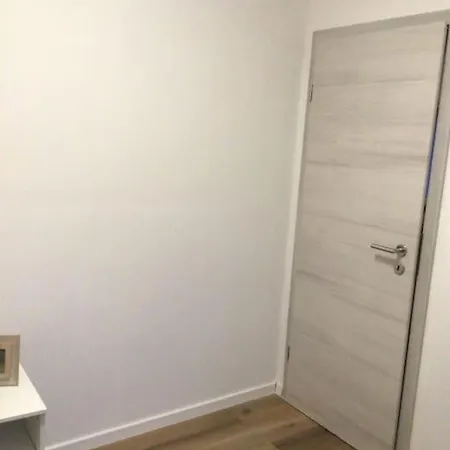 95qm Dachgeschoss Fuer 1 Bis 4 Personen Appartement