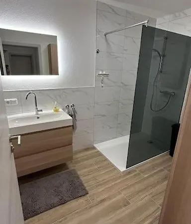 Apartman 95qm Dachgeschoss Fuer 1 Bis 4 Personen Bad Laasphe