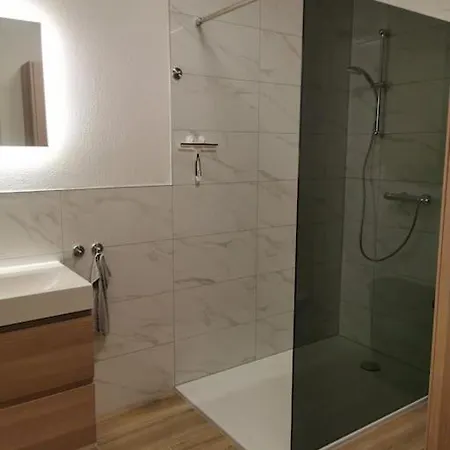 95qm Dachgeschoss Fuer 1 Bis 4 Personen Appartement *