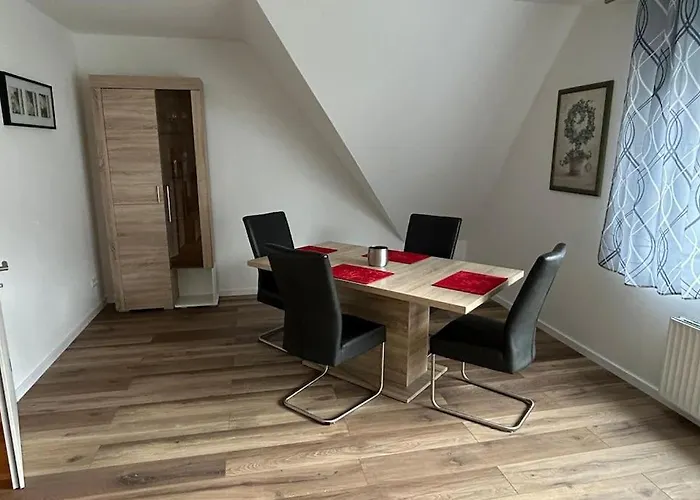 95qm Dachgeschoss Fuer 1 Bis 4 Personen Apartament