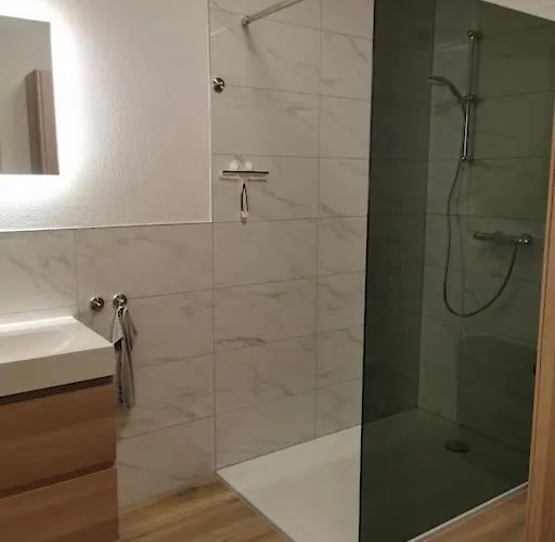 95qm Dachgeschoss Fuer 1 Bis 4 Personen Apartament *